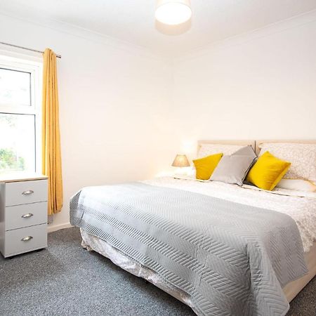 Bright 3 Bedroom Townhouse Near City Centre 诺里奇 外观 照片