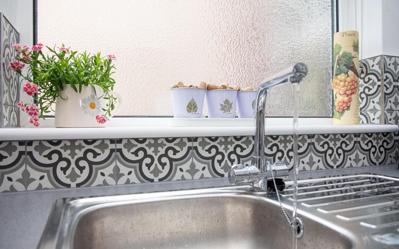 Bright 3 Bedroom Townhouse Near City Centre 诺里奇 外观 照片